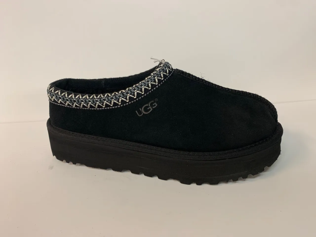 Suede slipper, cleaned